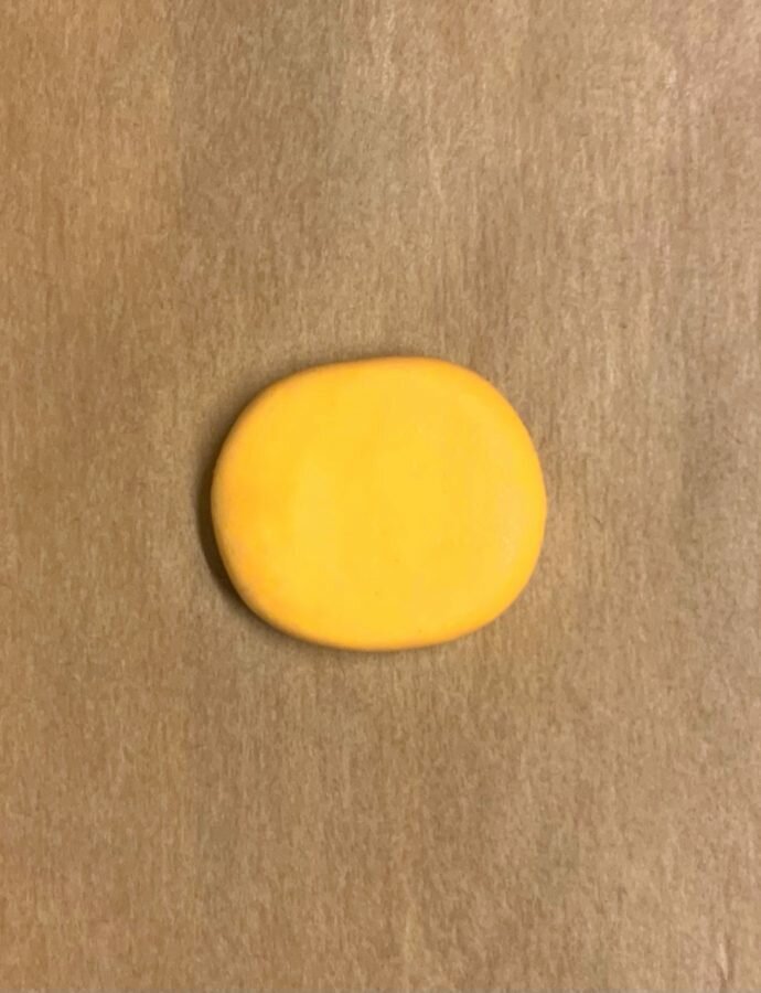 Flattened fondant ball